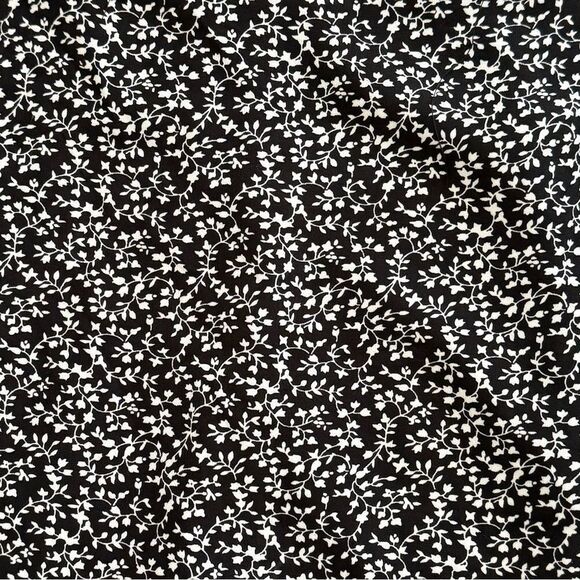 Missguided Floral Ruched Bust Skater Dress Puff Sleeve Plus Size 14 Black White - Picture 3 of 10